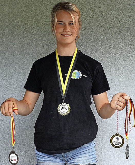 2023_07_08_RKG_Freiburg_2000_Elisabeth_Fischer-Gissot_Badische_Zeitung_Sponsor_Hirsch_Bier_Wurmlingen