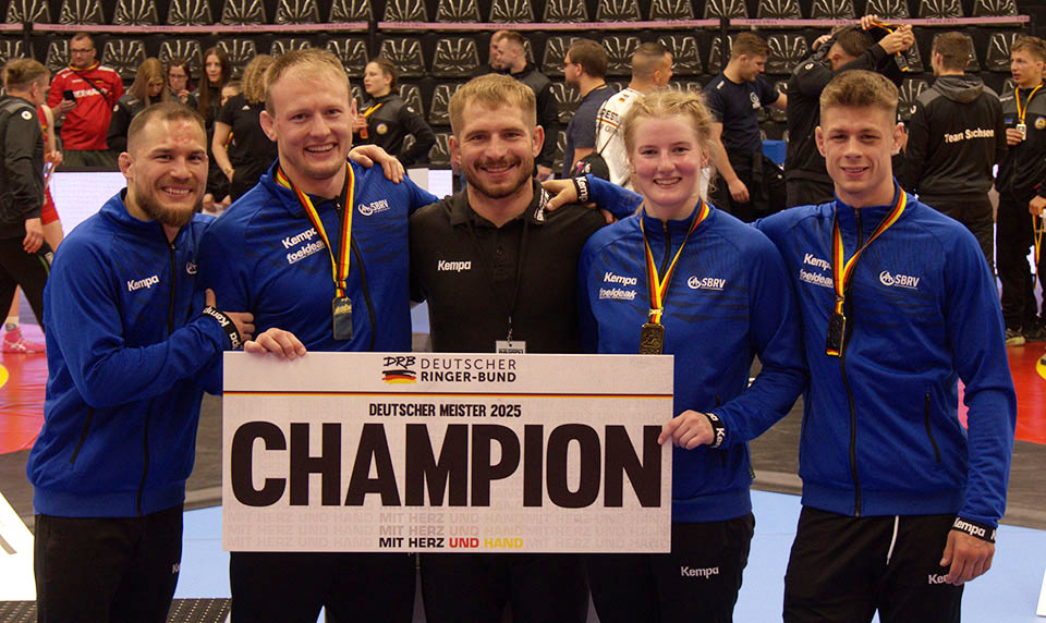 2025_06_21_RKG_Freiburg_Nico_Megerle_Sophia_Schäfle_Ion_Vasilachi_(Trainer)_Lars_Schäfle_Deutsche_Meister_Kevin_Henkel_Vizemeister_Sponsor_Hirsch_Bier_Wurmlingen