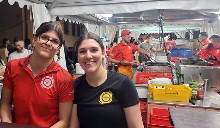 2025_07_14_RKG_Freiburg_2000_45._Herdermer_Hock_mit_top_Merguez_&_Fleisch_von_der_Metzgerei_Kaltenbach_Schalltstadt_Sponsor_Hirsch_Bier_Wurmlingen_15