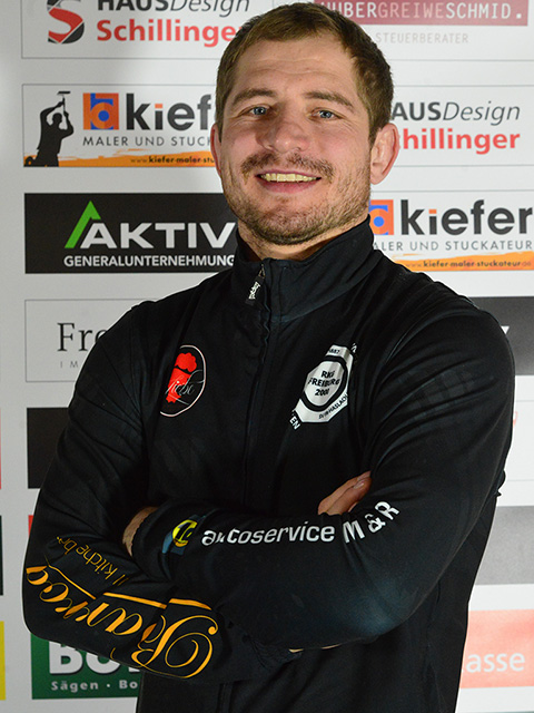 2025_12_20_RKG_Freiburg_1._Bundesliga_Bericht_Badische_Zeitung_Chefcoach_Ion_Vasilachi_Sponsor_Hirsch_Bier_Wurmlingen