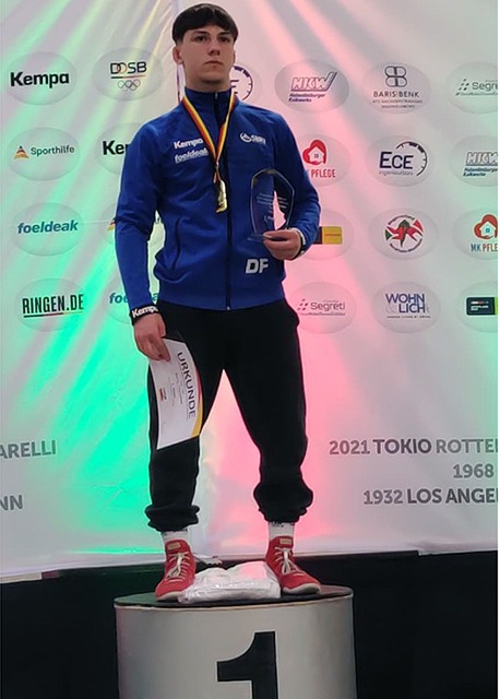 2026.03.29_RKG_Freiburg_1._Bundesliga_Ringen_Dario_Fischietti_Deutscher_Meister_U20_Limit_bis_65_Kilo_01_Sponsor_Hirsch_Bier_Wurmlingen