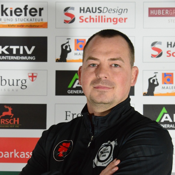 2025_12_01_RKG_Freiburg_1._Bundesliga_Tobi_Ketterer_Trainer_Jugend_Mannschaftsführer_RKG_II_Sponsor_Hirsch_Bier_Wurmlingen