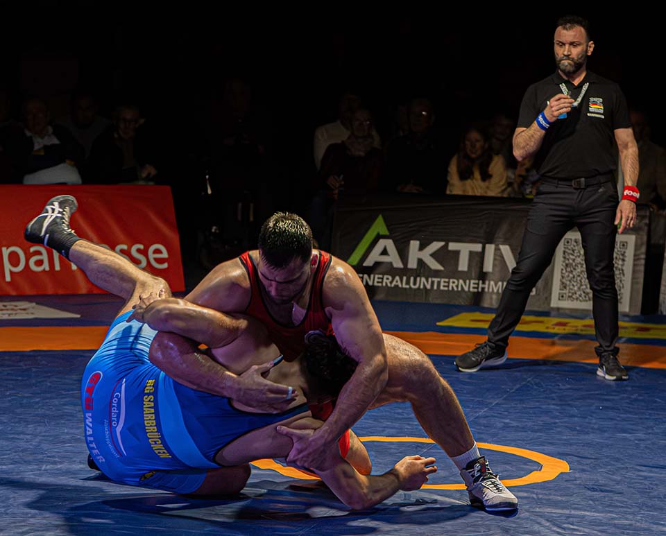 Omar Sarem gegen Enes Sakrak